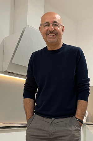 Dr. Ayar Ata